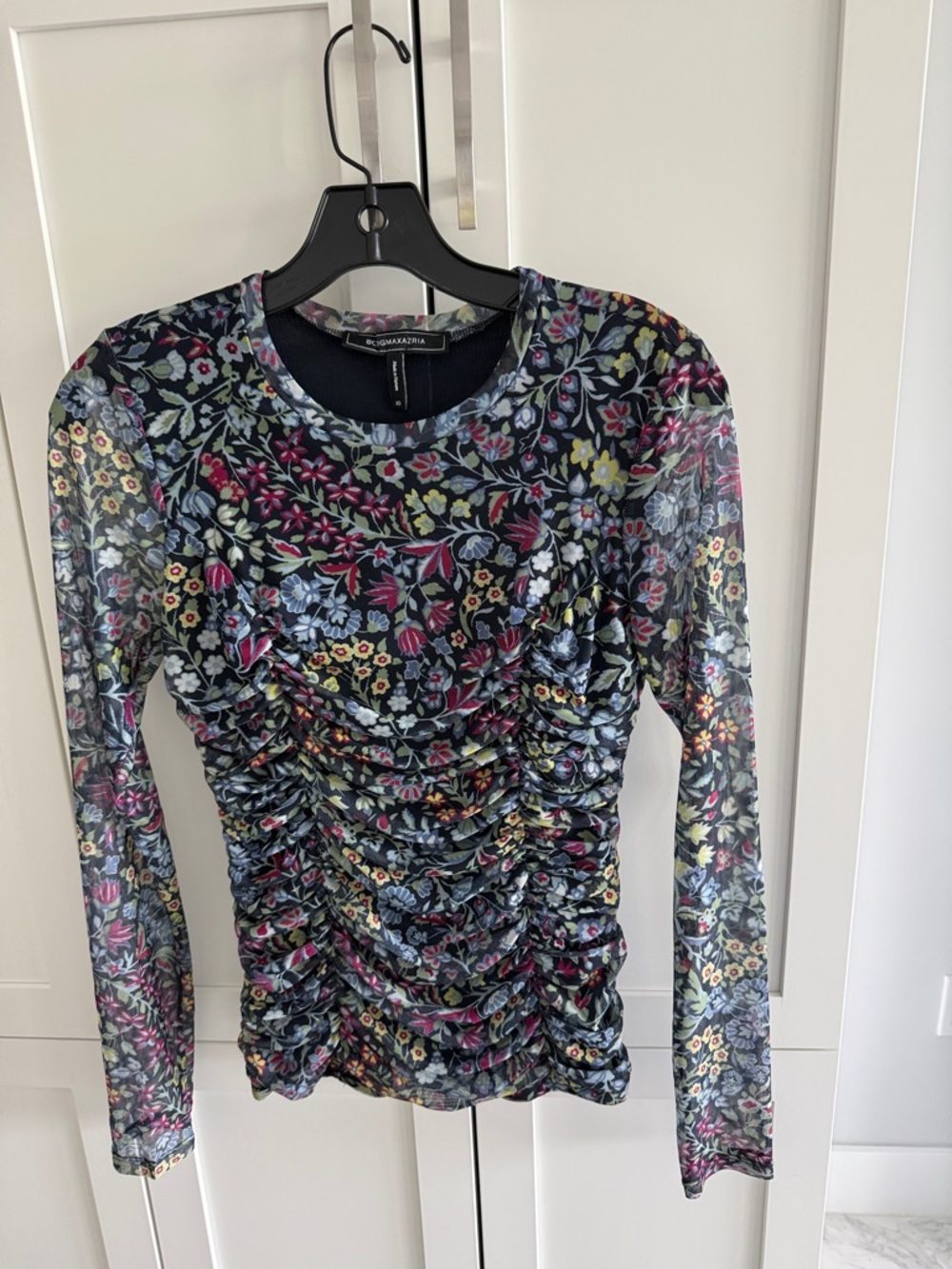 BCBGMaxAzria Black Floral Ruched Long-Sleeve Mesh Top